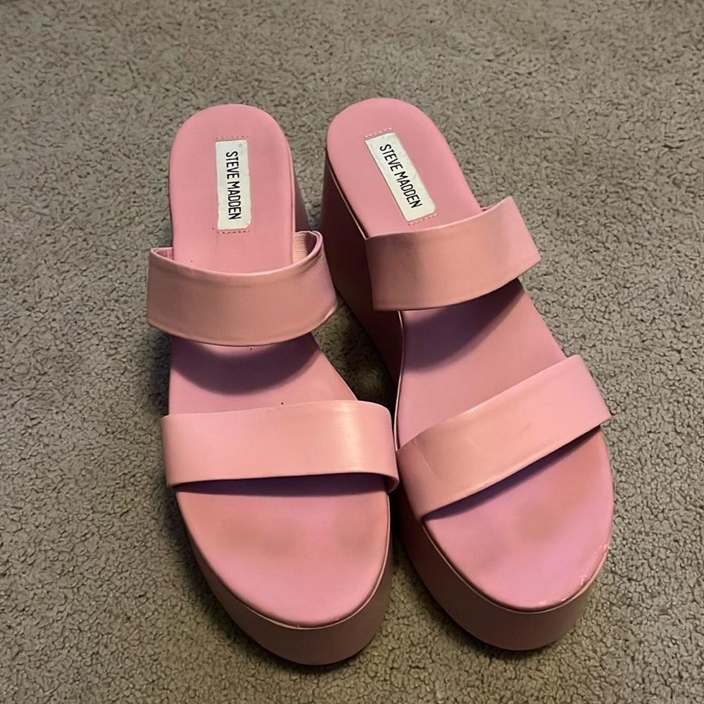 I am selling some nice Steve Madden platforms!
